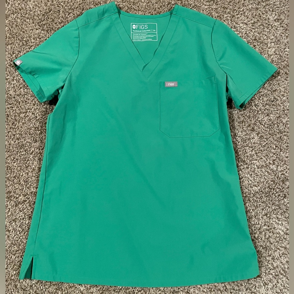 Figs. Catarina™ FREEx™ One-Pocket Scrub Top. XS.